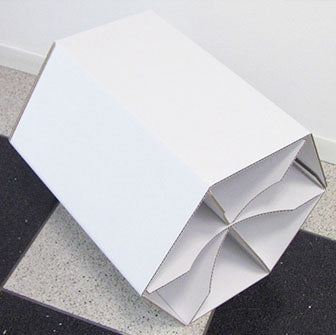 Banqueta Personalizada de Papelão Eco