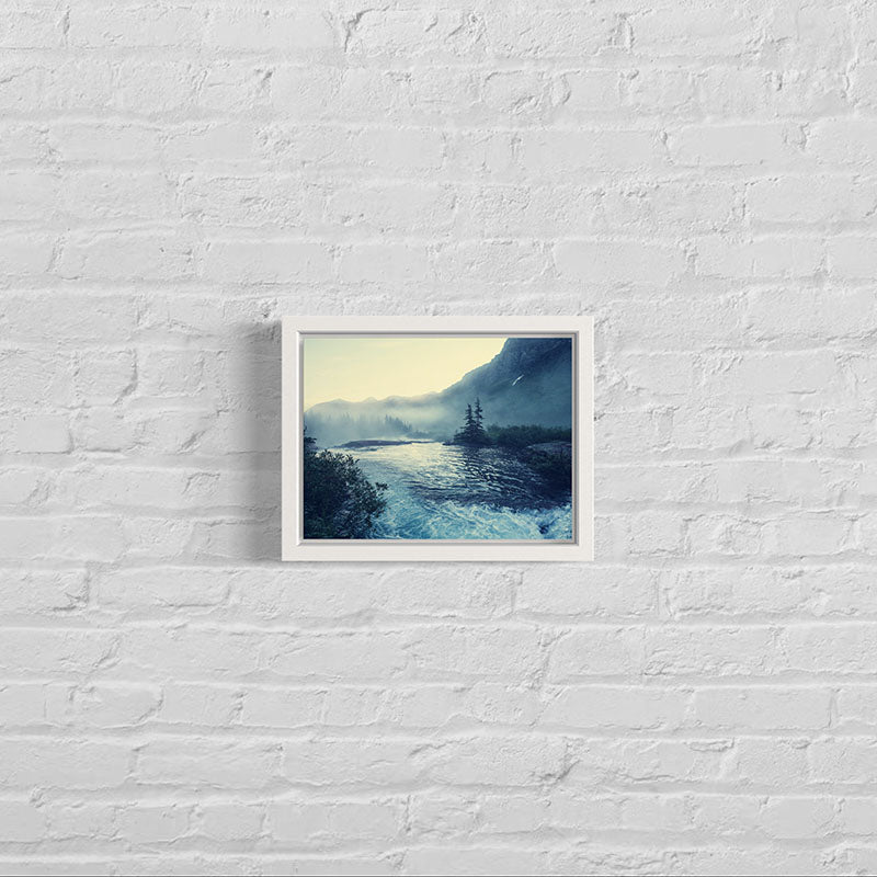 Quadro com Moldura de Madeira, Vidro Temperado e Paspatur. Papel Fotográfico Ultra HD.