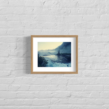 Quadro com Moldura de Madeira, Vidro Temperado e Paspatur. Papel Fotográfico Ultra HD.