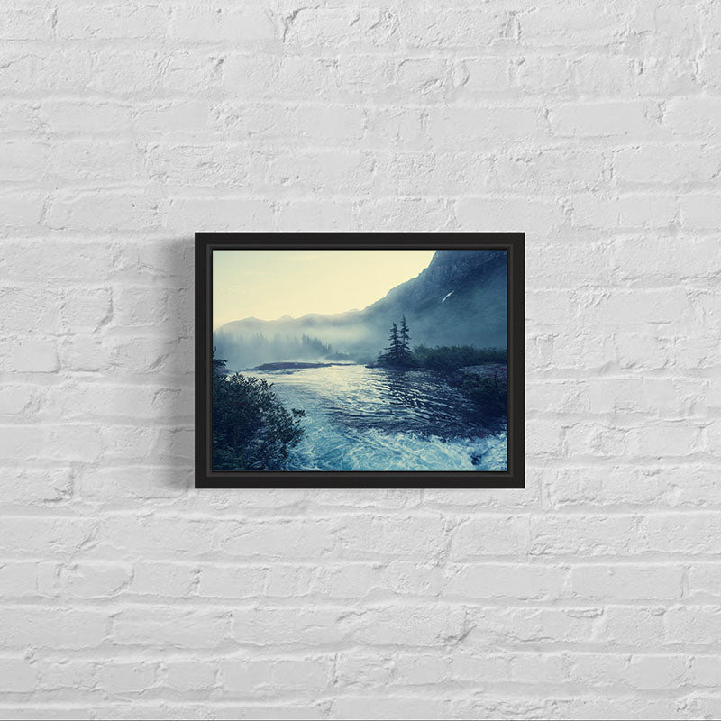 Quadro com Moldura de Madeira, Vidro Temperado e Paspatur. Papel Fotográfico Ultra HD.