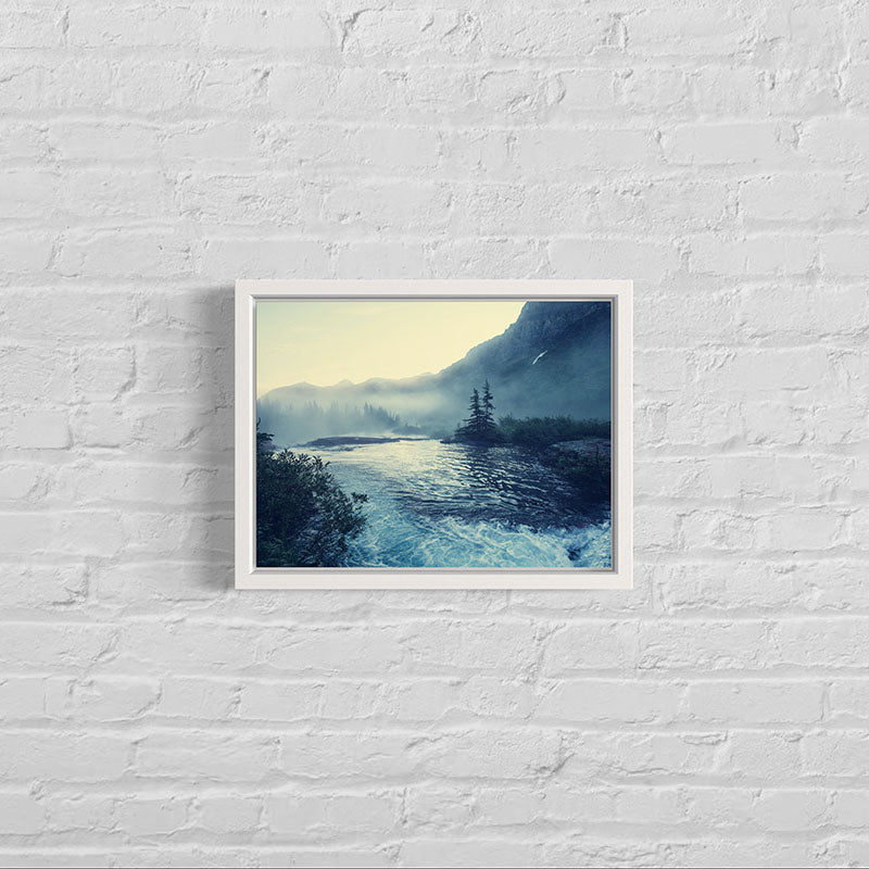 Quadro com Moldura de Madeira, Vidro Temperado e Paspatur. Papel Fotográfico Ultra HD.