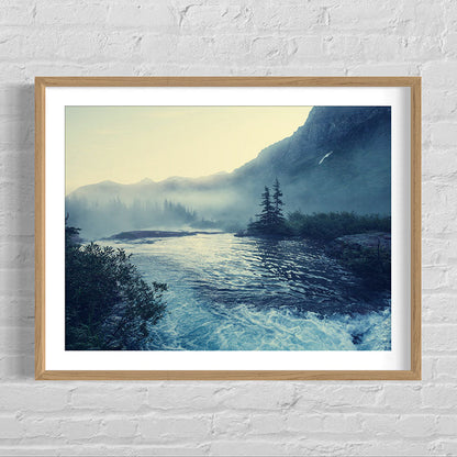 Quadro com Moldura de Madeira, Vidro Temperado e Paspatur. Papel Fotográfico Ultra HD.