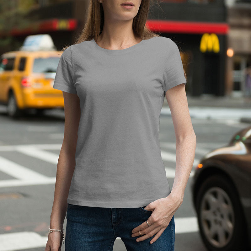 Camiseta Feminina Personalizada com a sua Imagem. Estampa Média (24x32cm)